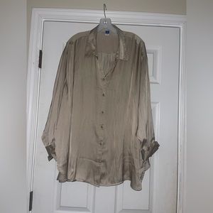 New w/out tags satin blouse
